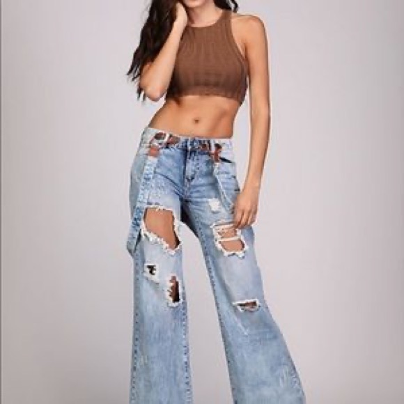 Distressed jeans - Picture 2 of 8